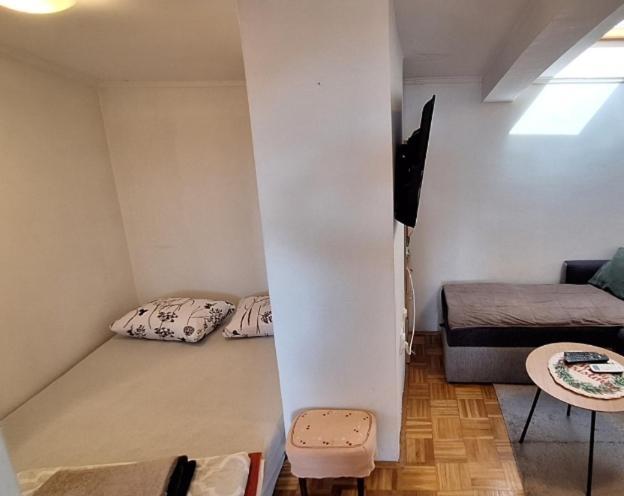 Apartman Ellye Lukavica Екстер'єр фото