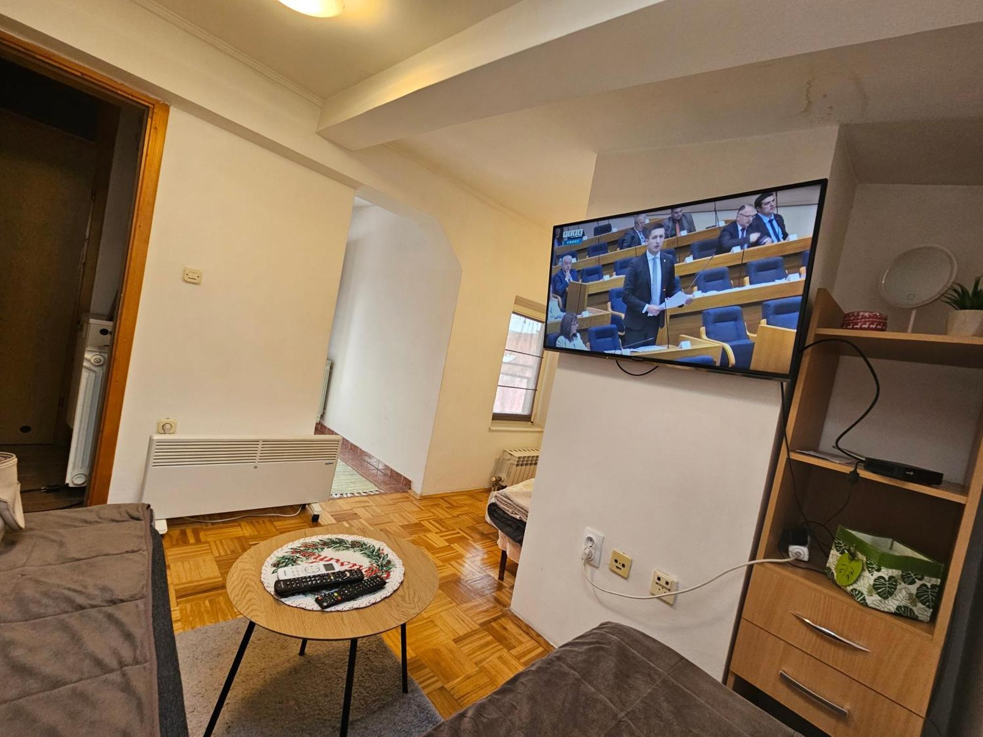 Apartman Ellye Lukavica Екстер'єр фото